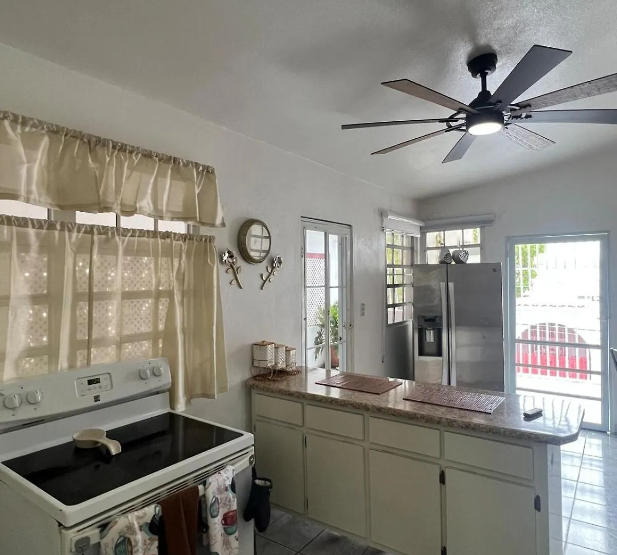 Beachside Hammock Haven - 3Br Centrally Located San Juan Apartmán